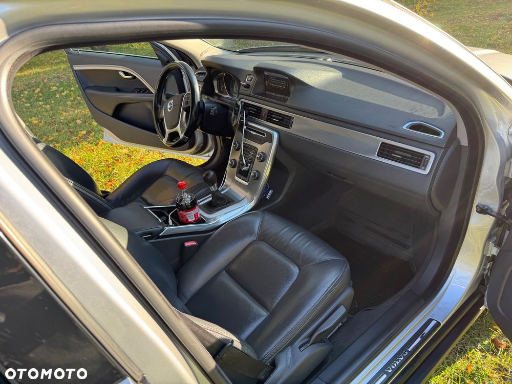 Volvo XC 70 - 4