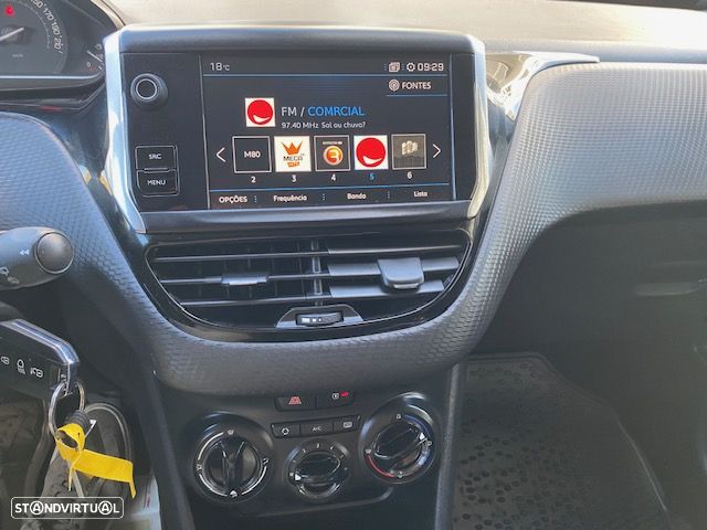Peugeot 2008 1.2 PureTech Style - 11