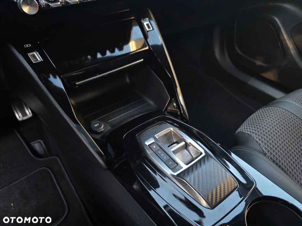 Peugeot 2008 PureTech 130 EAT8 GT - 30