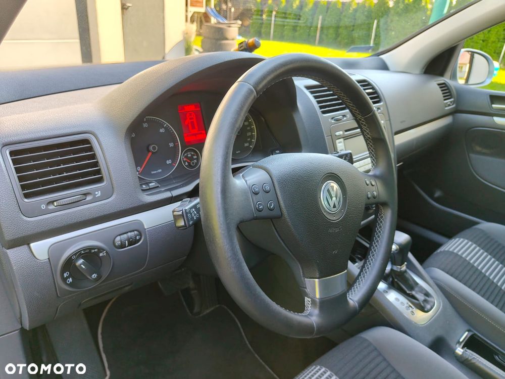 Volkswagen Golf 1.9 TDI DPF Trendline DSG - 9