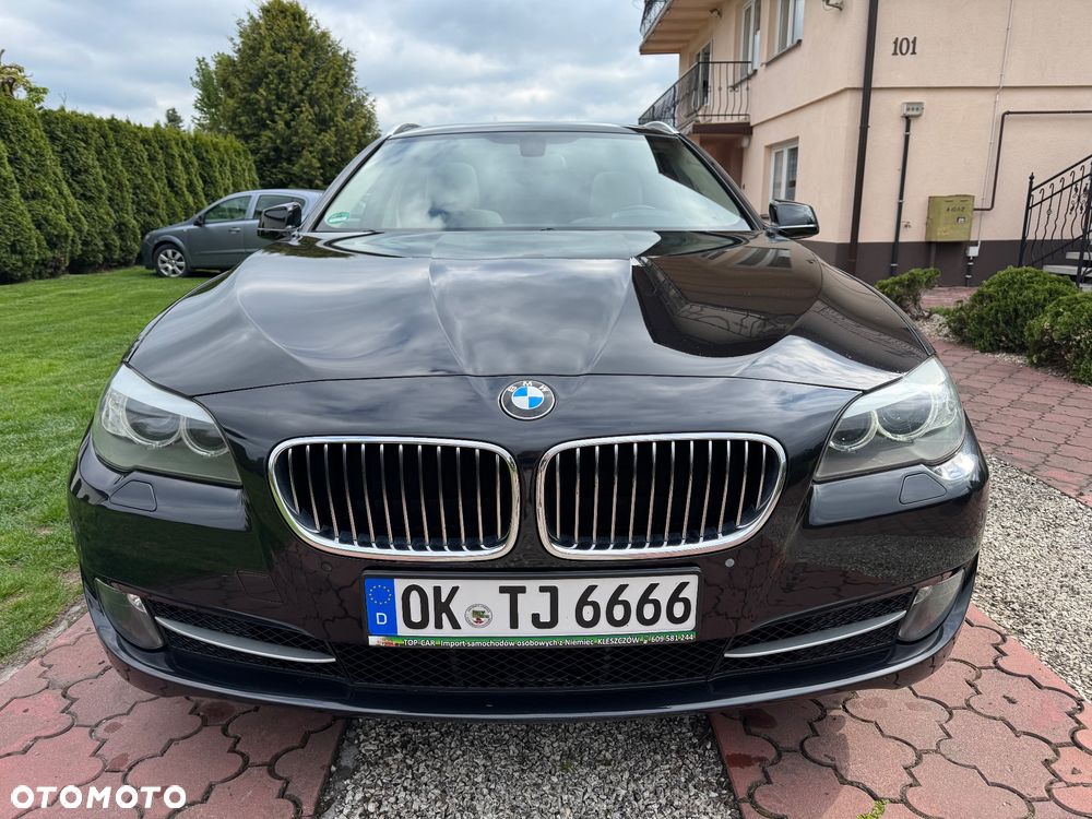 BMW Seria 5 525d Sport-Aut Luxury Line - 14