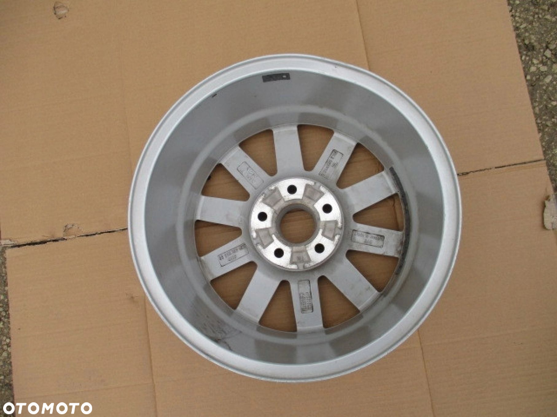 FELGA ALUMINIOWA AUDI A4 B8 7,0X16 ET46 - 3