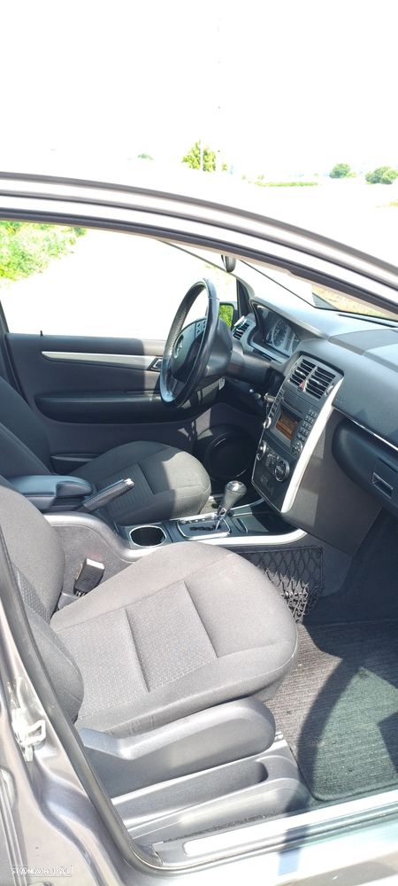 Mercedes-Benz B 200 CDI Autotronic - 11