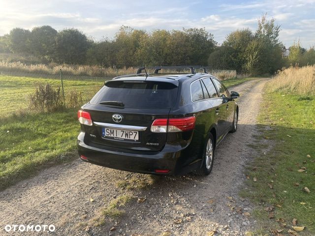 Toyota Avensis 2012 photo 2