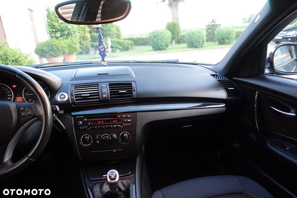 BMW Seria 1 116d - 12