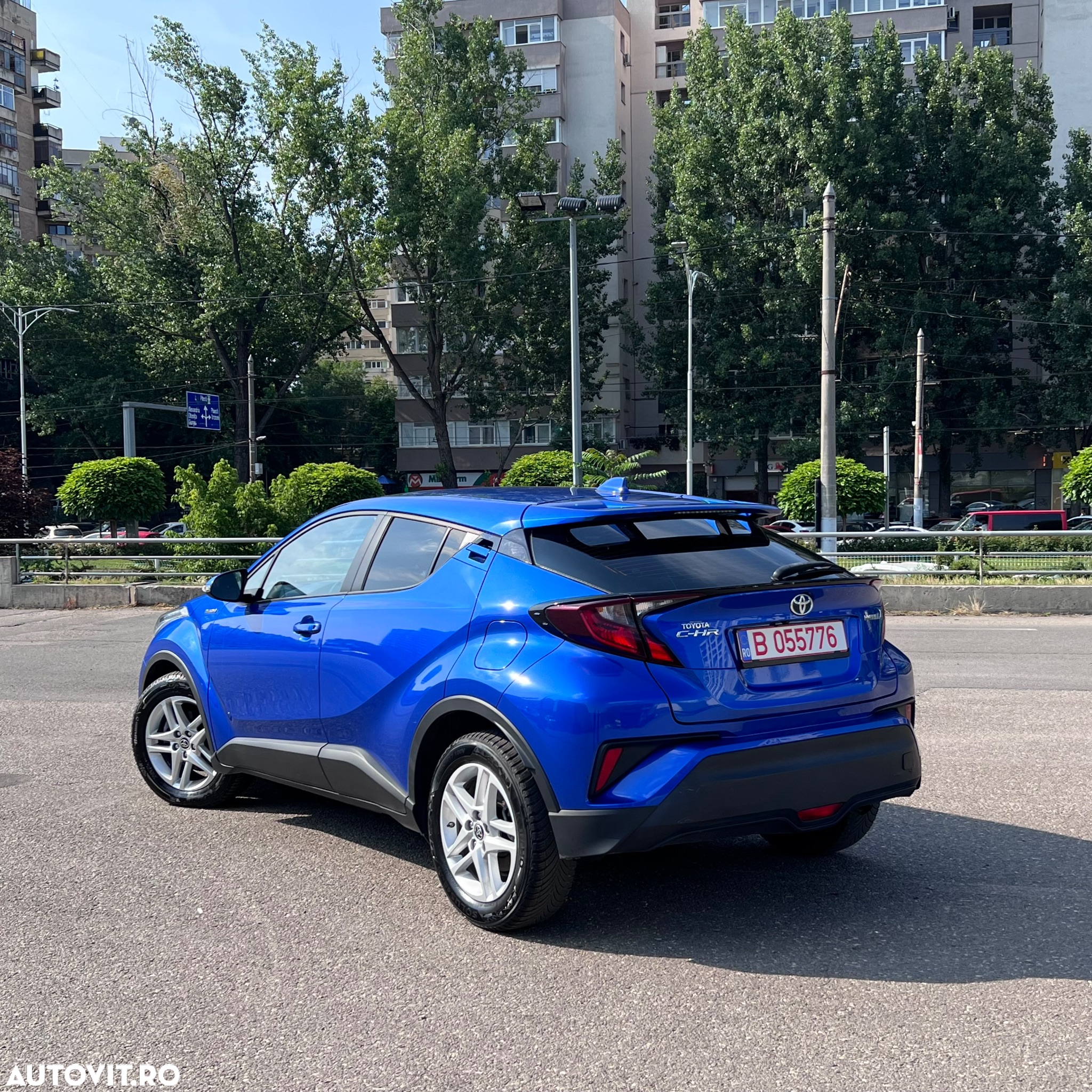 Toyota C-HR Hybrid Business-Edition - 4