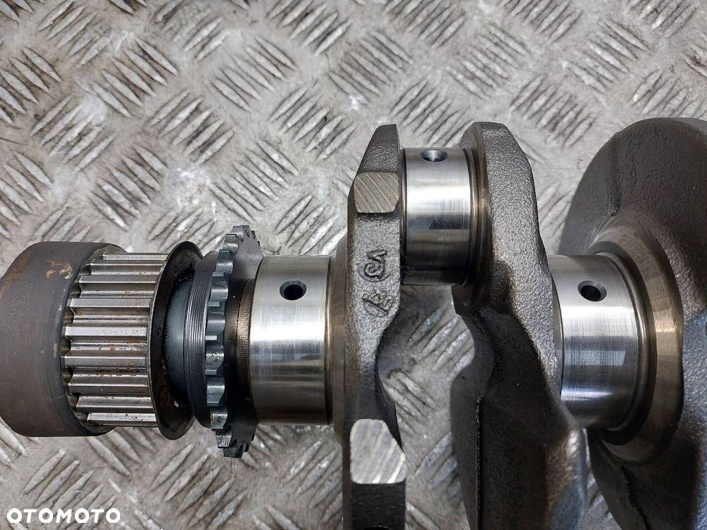 WAŁ KORBOWY TOYOTA COROLLA E11 1.9 D 1WZ - 5