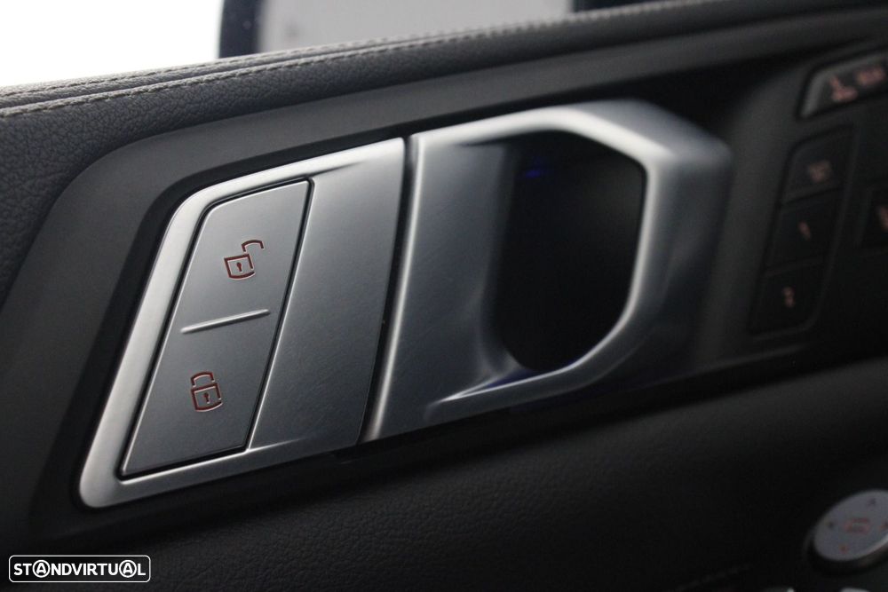 BMW X7 40 d xDrive Pack M — fotografia 38