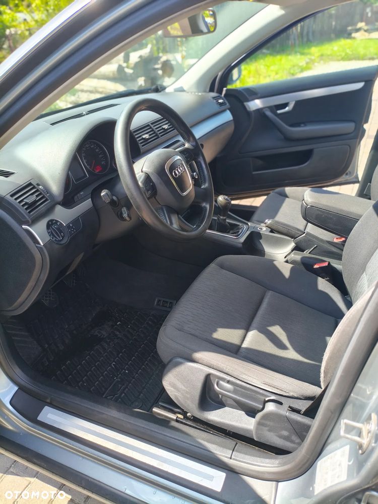 Audi A4 Avant 2.0 TDI - 25