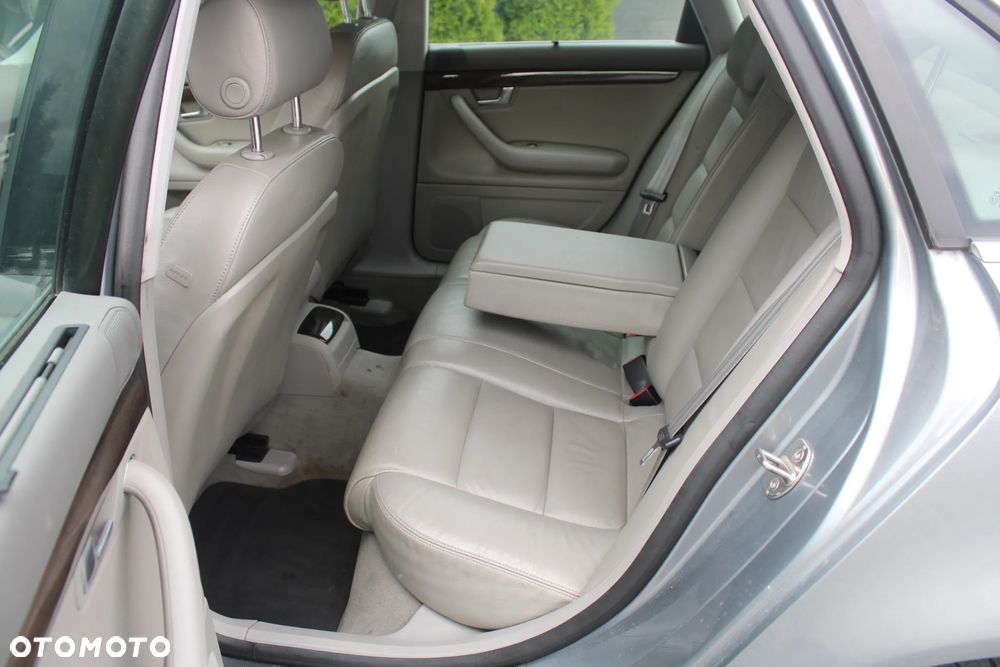 Audi A4 Limousine 2.0 T FSI quattro tiptronic - 34