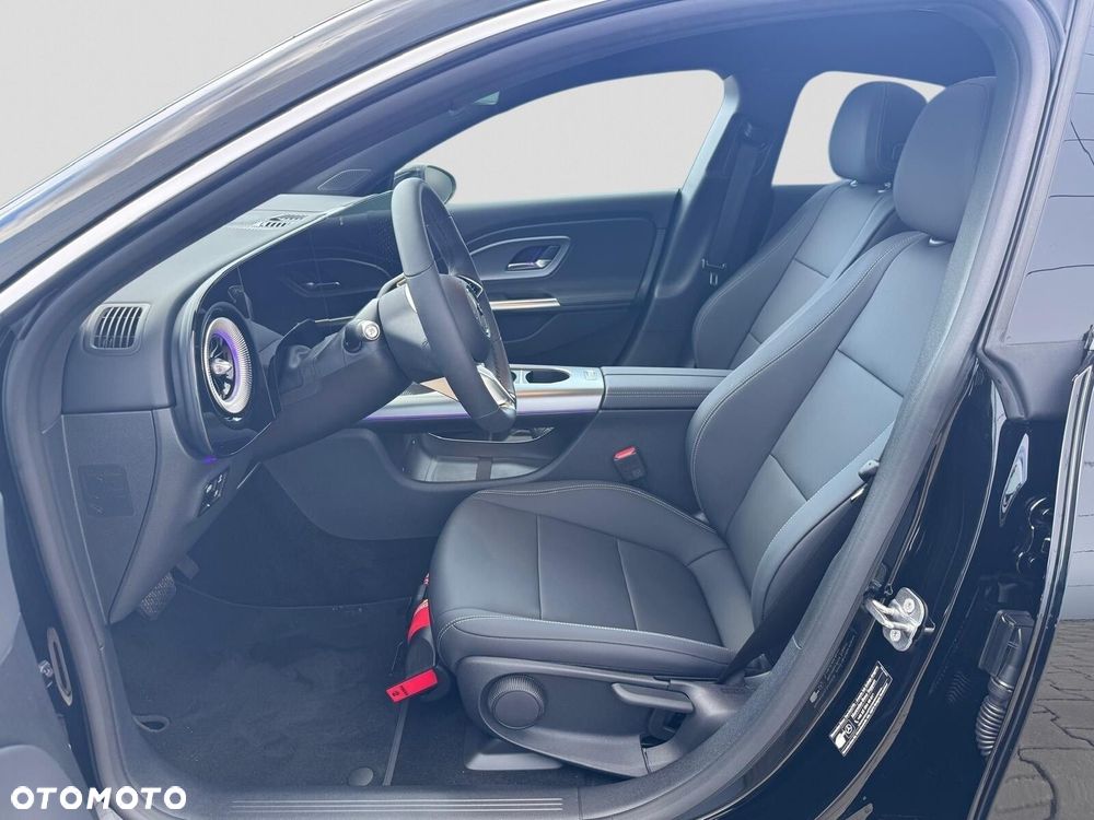Mercedes-Benz CLA - 13
