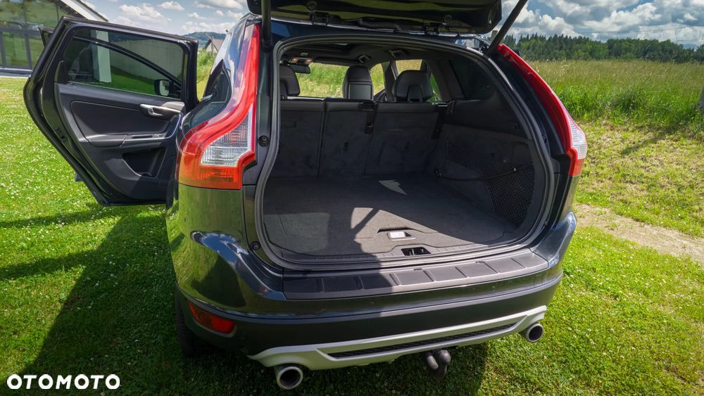 Volvo XC 60 2.4D AWD R-Design - 5