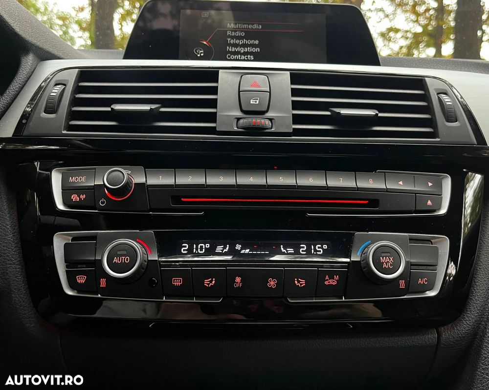 BMW Seria 3 318d Touring Aut. Sport Line - 32