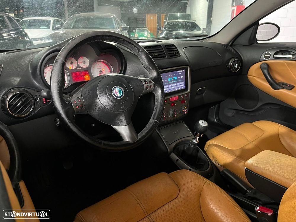 Alfa Romeo GT 1.9 JTD M-JET Progression - 9