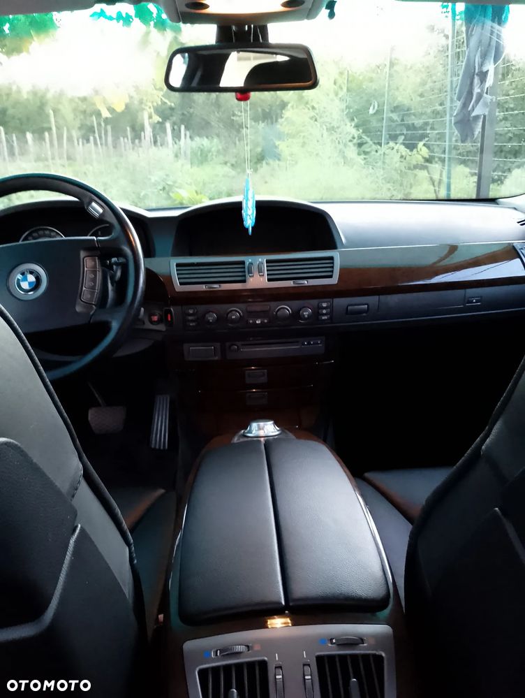 BMW Seria 7 - 33