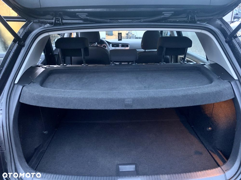 Volkswagen Golf 1.2 TSI BMT Trendline - 32