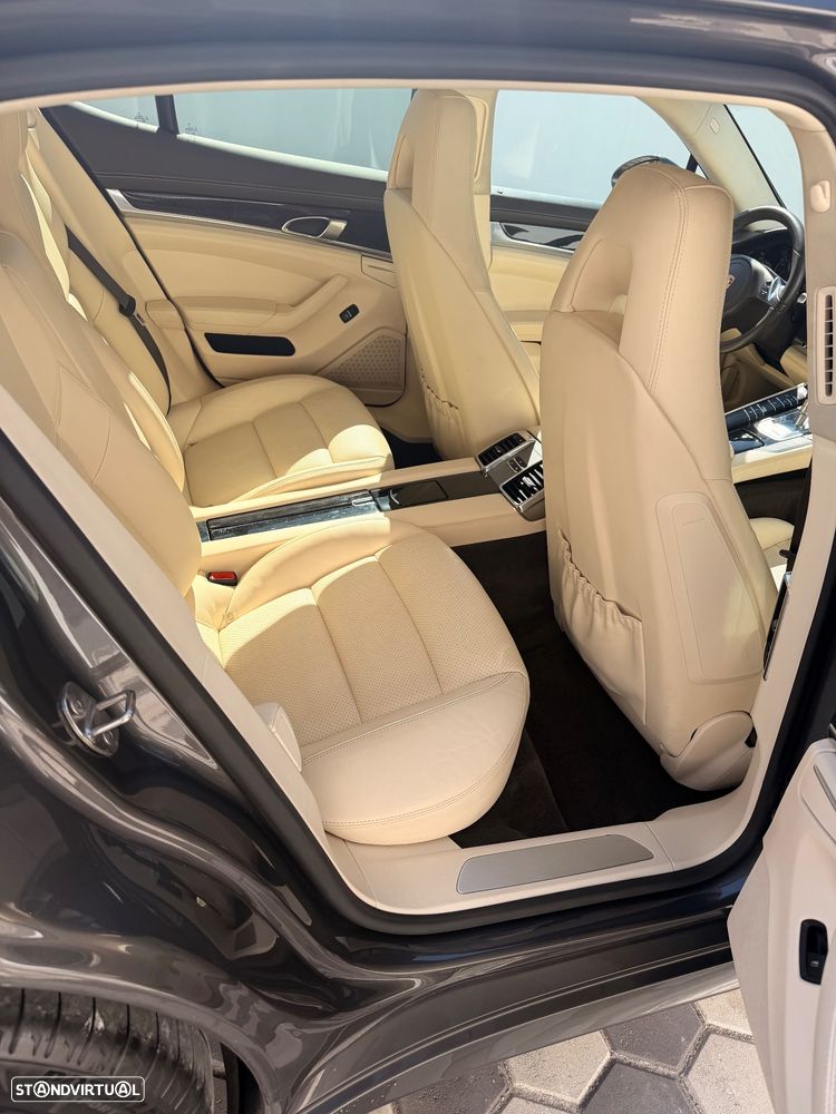 Porsche Panamera - 11
