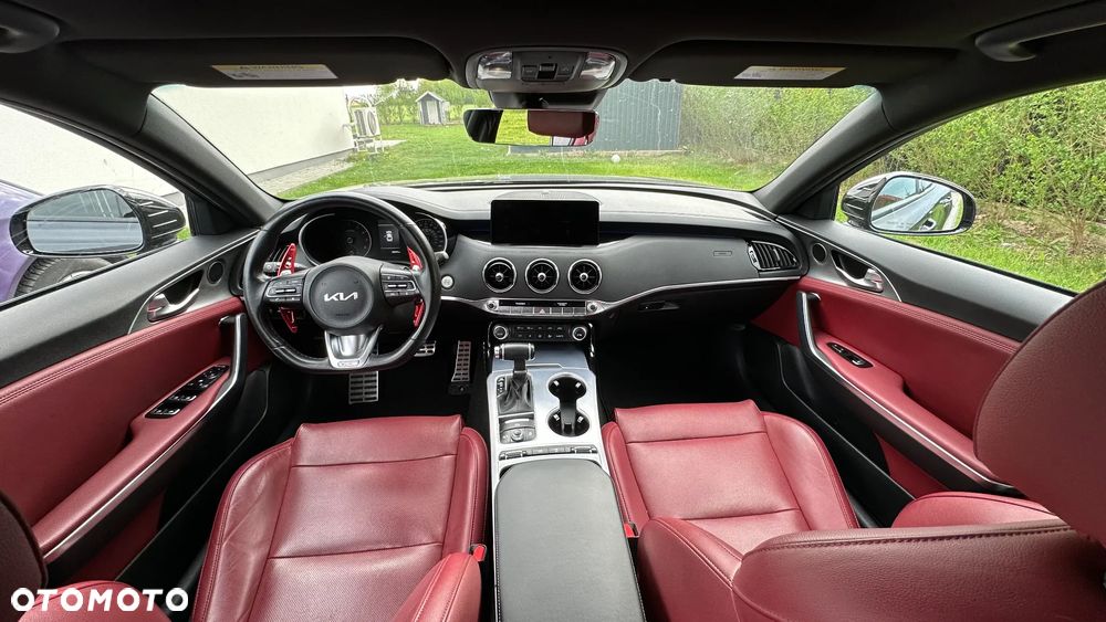 Kia Stinger - 10