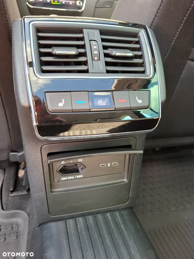 Skoda Superb 2.0 TDI SCR Style DSG - 32