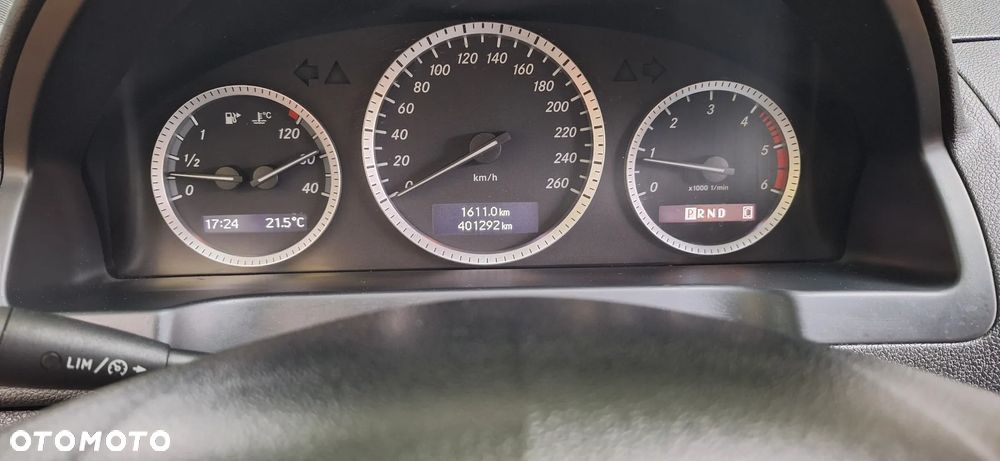 Mercedes-Benz Klasa C 220 CDI DPF Automatik Elegance - 39