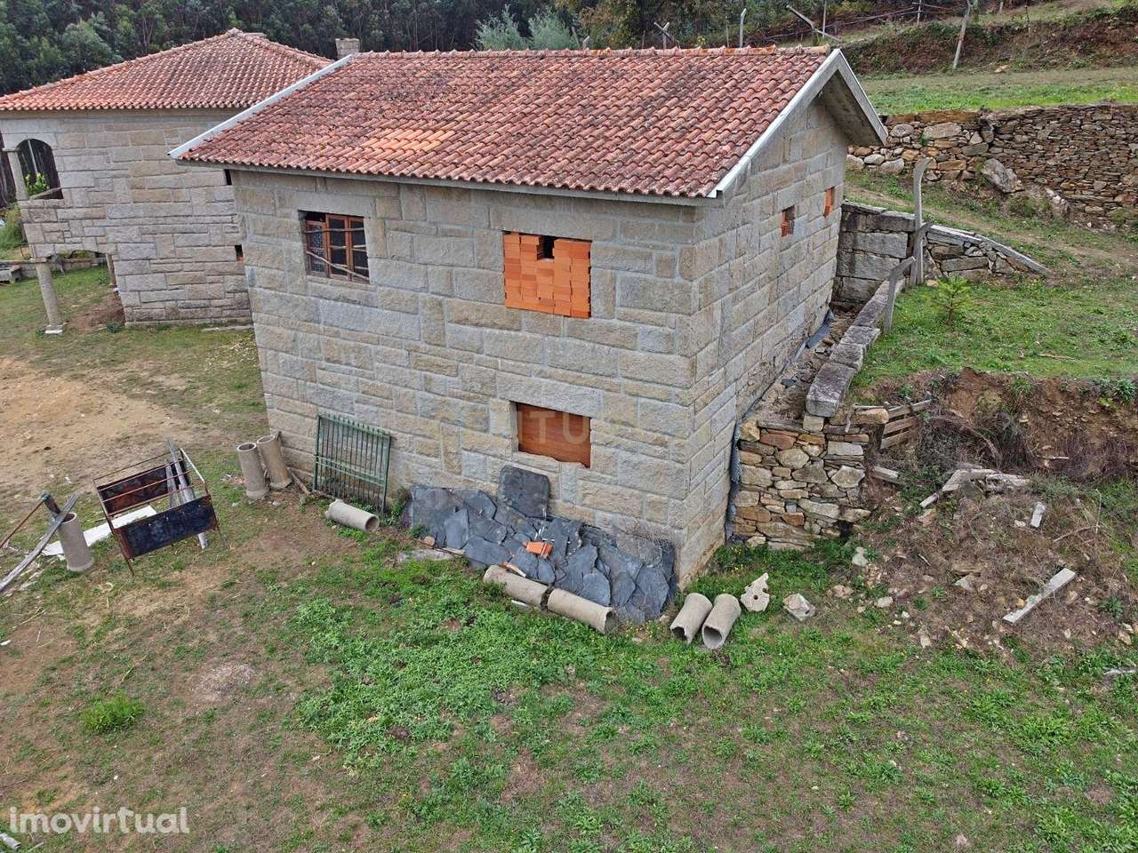 Quinta em Alvarenga, 2 moradias para terminar construção - Passadiços - Grande imagem: 5/28