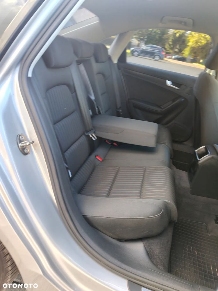 Audi A4 Limousine - 12