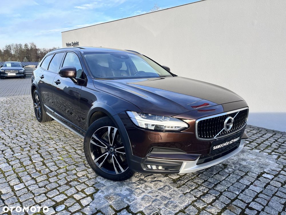 Volvo V90 Cross Country - 38