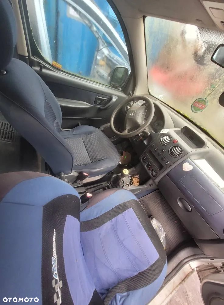 Części- Citroen Berlingo  Pojemnosc: 1560  Moc: 55kW  Rok:2006  Diesel - 4