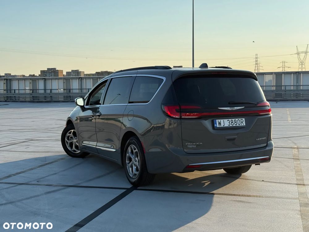 Chrysler Pacifica - 4