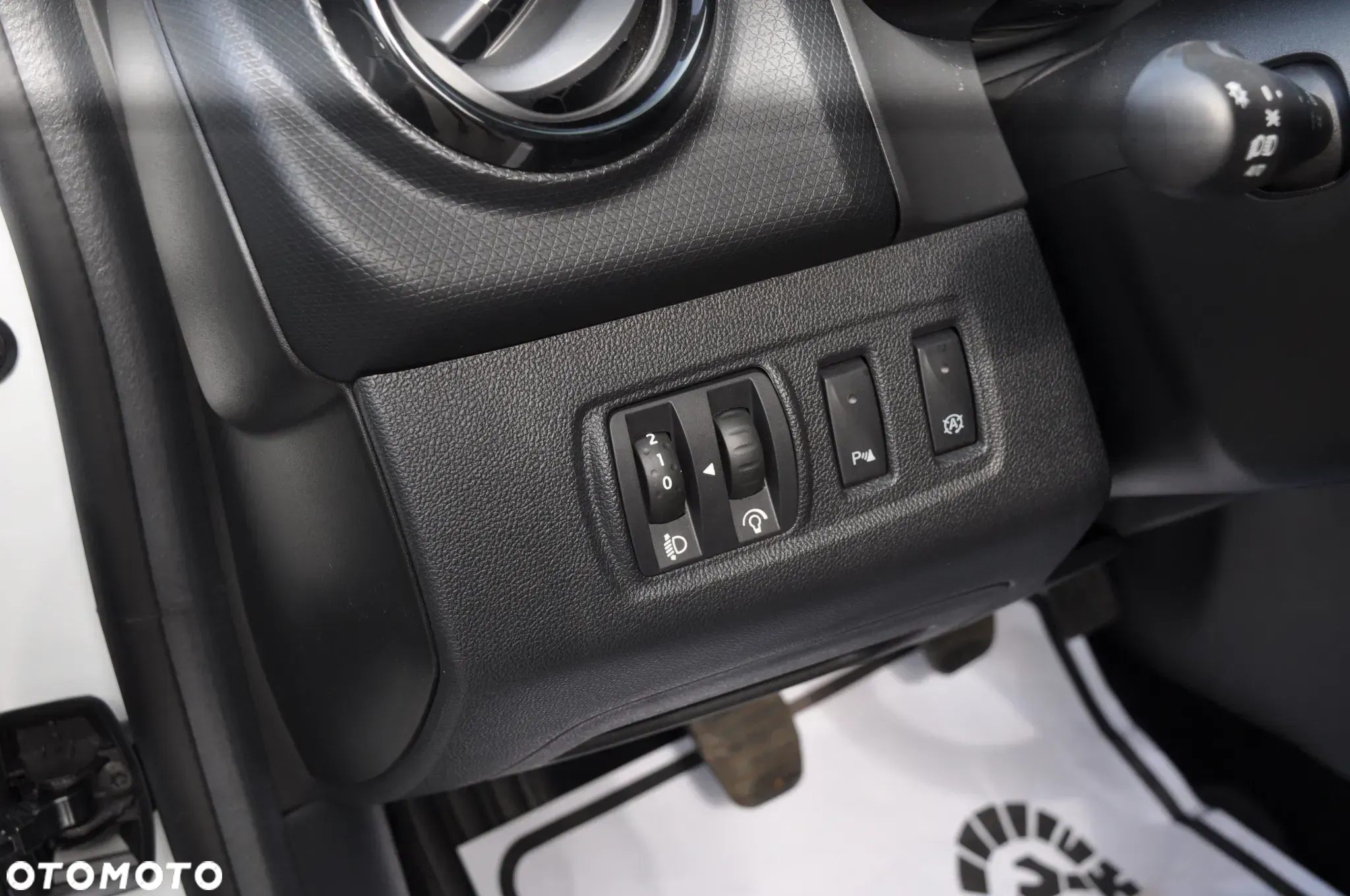 Renault Clio (Energy) TCe 75 Start & Stop LIMITED - 36