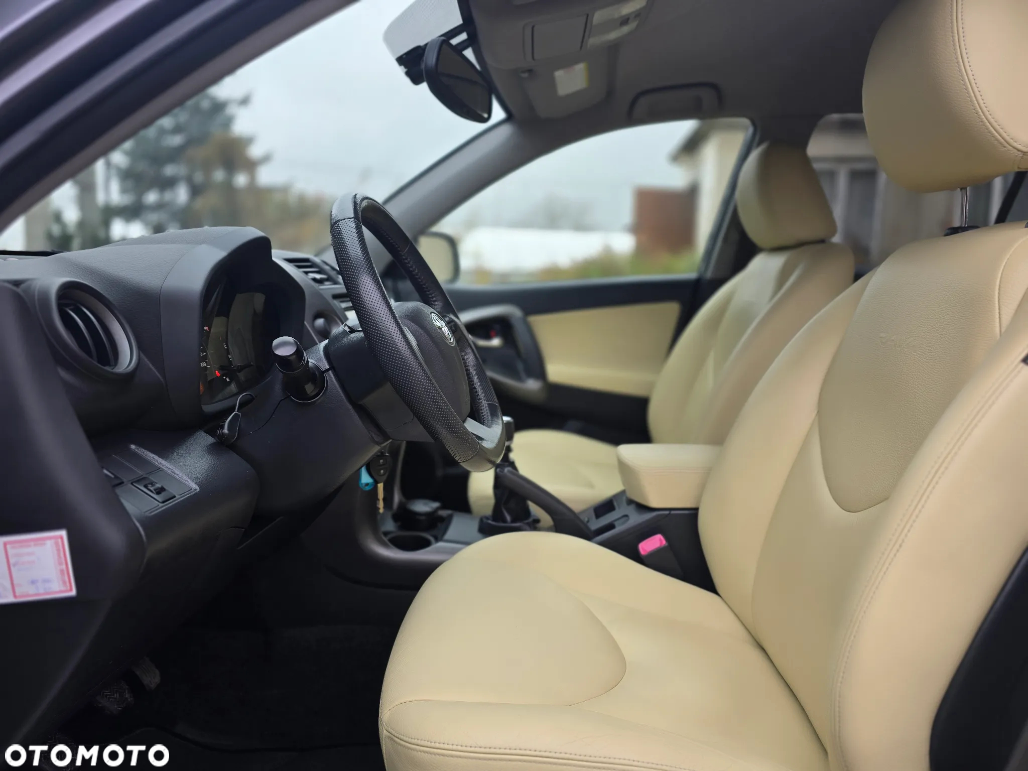 Toyota RAV4 - 11