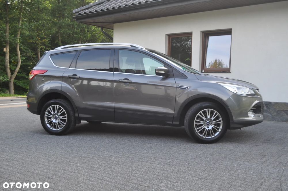 Ford Kuga 2.0 TDCi 2x4 Titanium - 4