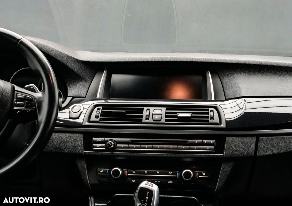 BMW Seria 5 520d xDrive AT - 18