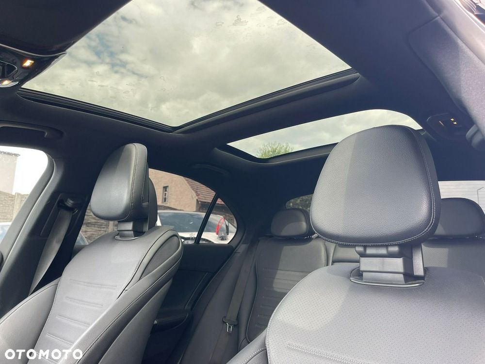 Mercedes-Benz Klasa C 300 4Matic 9G-TRONIC AMG Line - 10