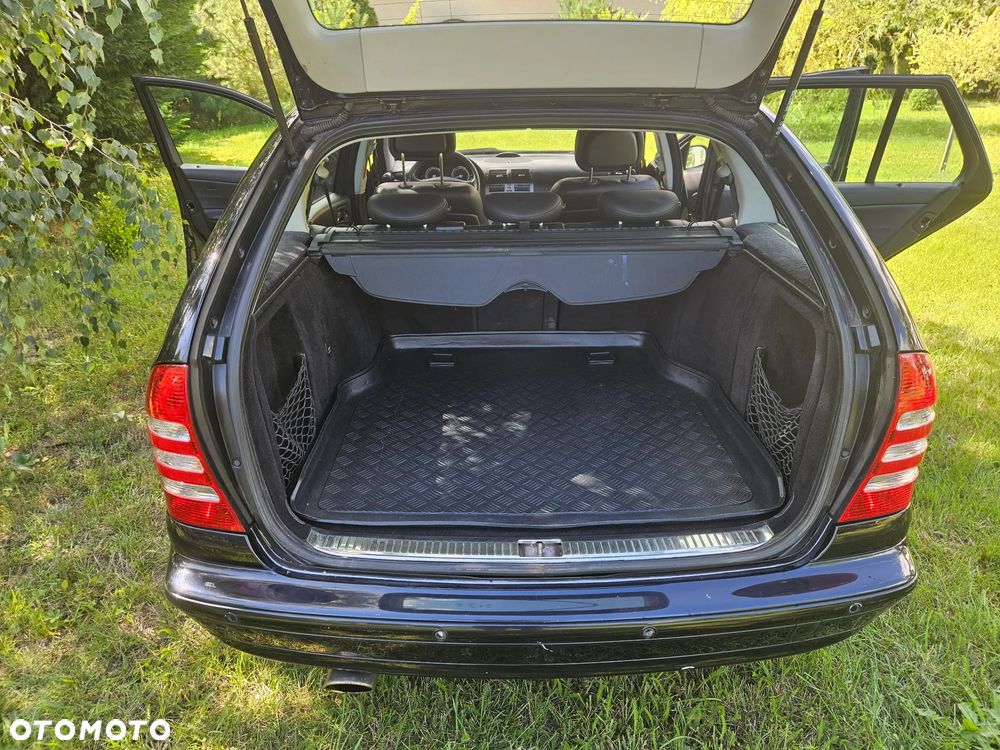 Mercedes-Benz Klasa C 200 Kompressor Automatik Elegance Sport Edition - 30