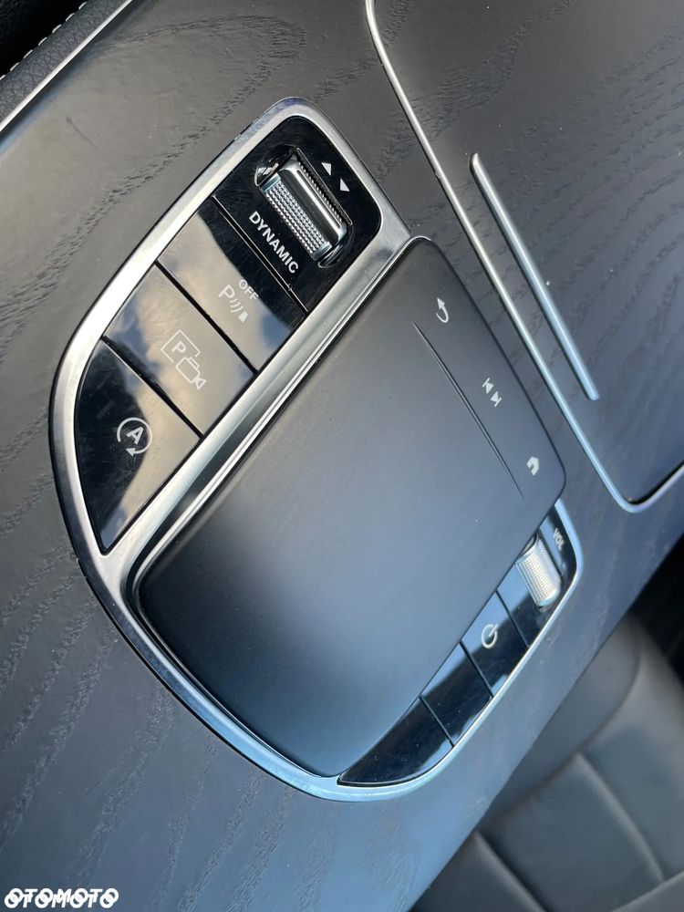 Mercedes-Benz CLS 300 d 4Matic 9G-TRONIC AMG Line - 39