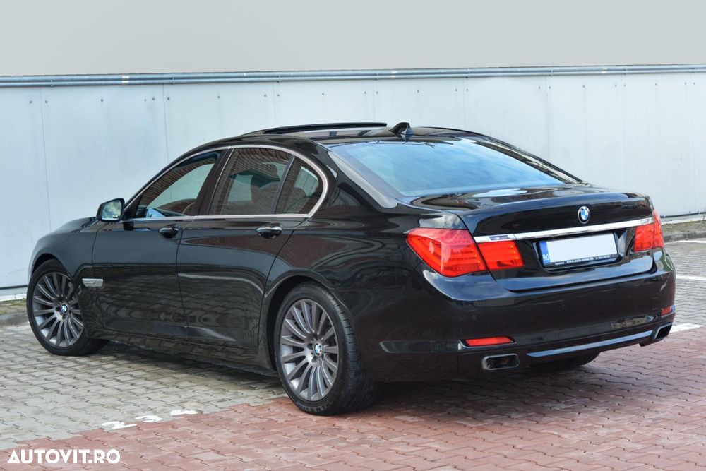 BMW Seria 7 750i - 17