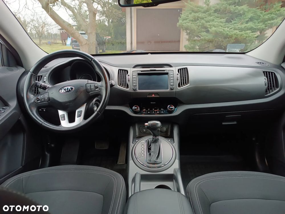 Kia Sportage 2.0 L - 8