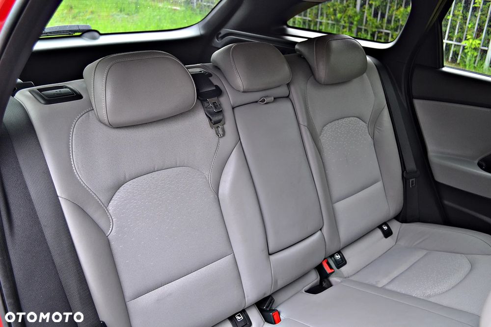 Hyundai i30 blue 1.6 CRDi Premium - 26