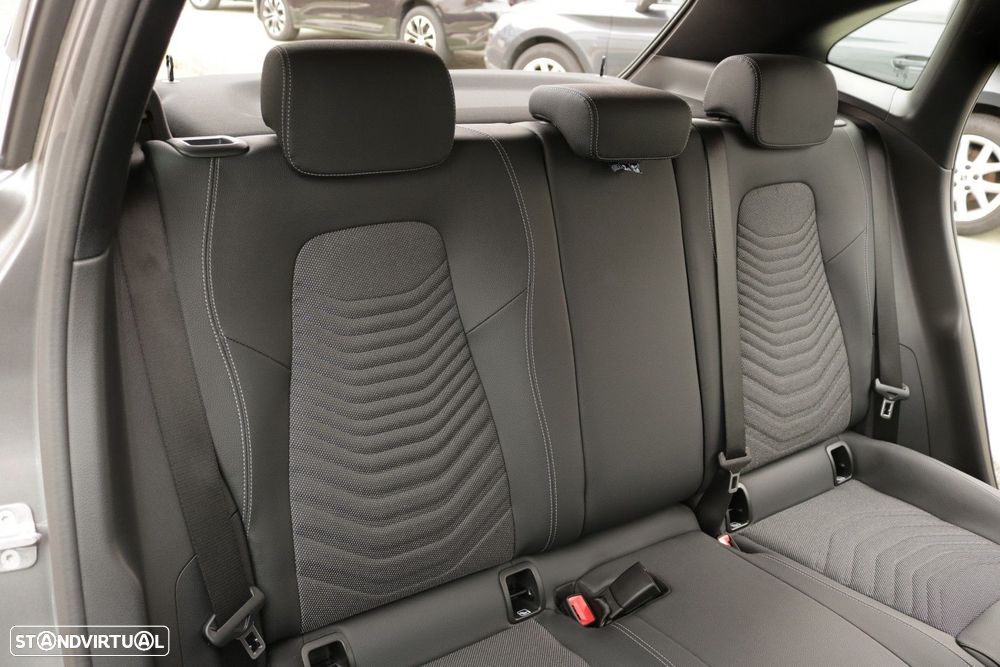 Mercedes-Benz GLA 180 - 22