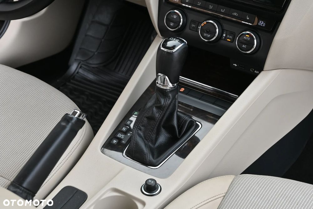 Skoda Octavia 1.8 TSI DSG L&K - 19