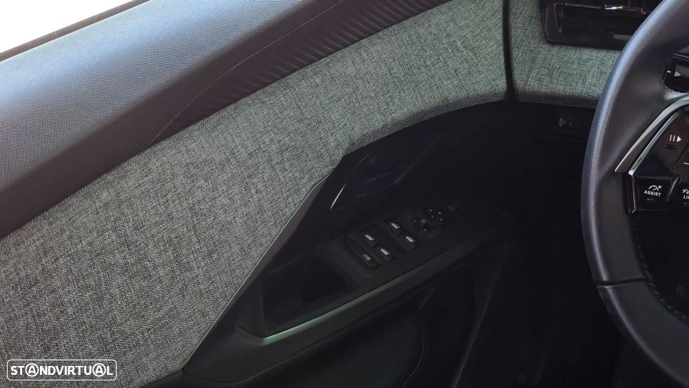 Peugeot 5008 Hybrid 136 e-DSC6 Allure - 21