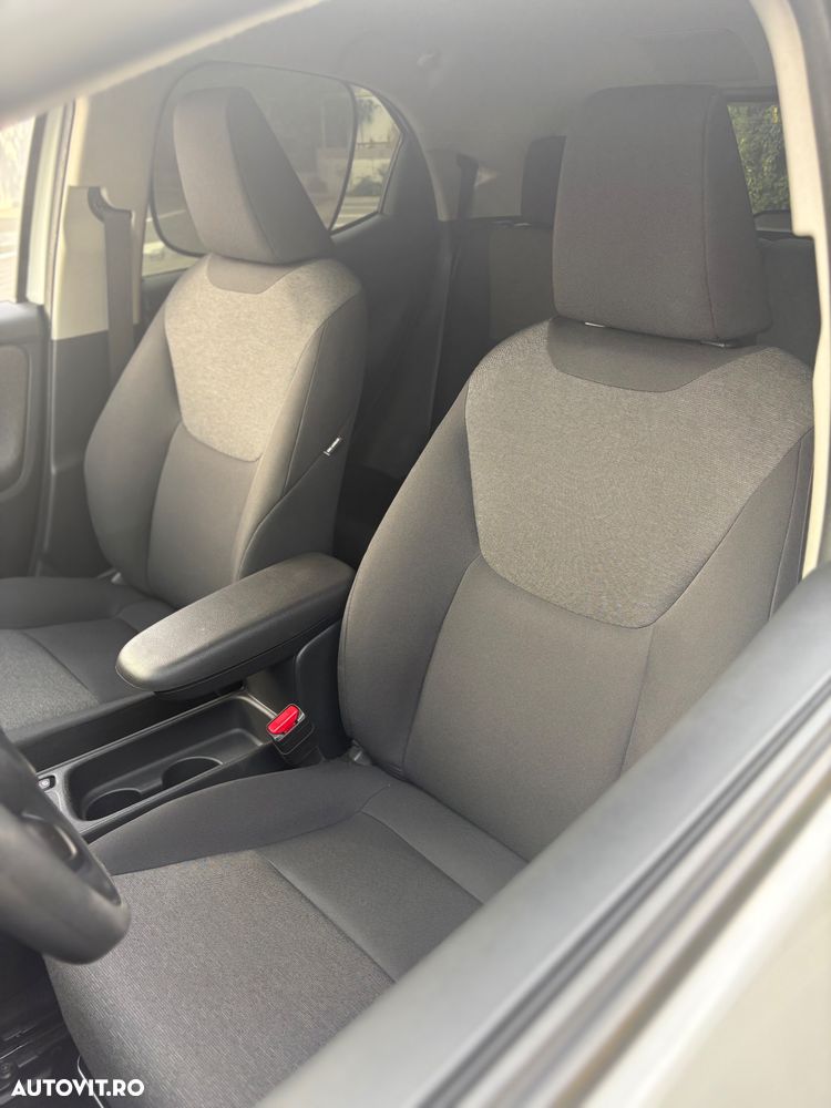 Toyota Yaris 1.5 VVT-i HSD Active - 8