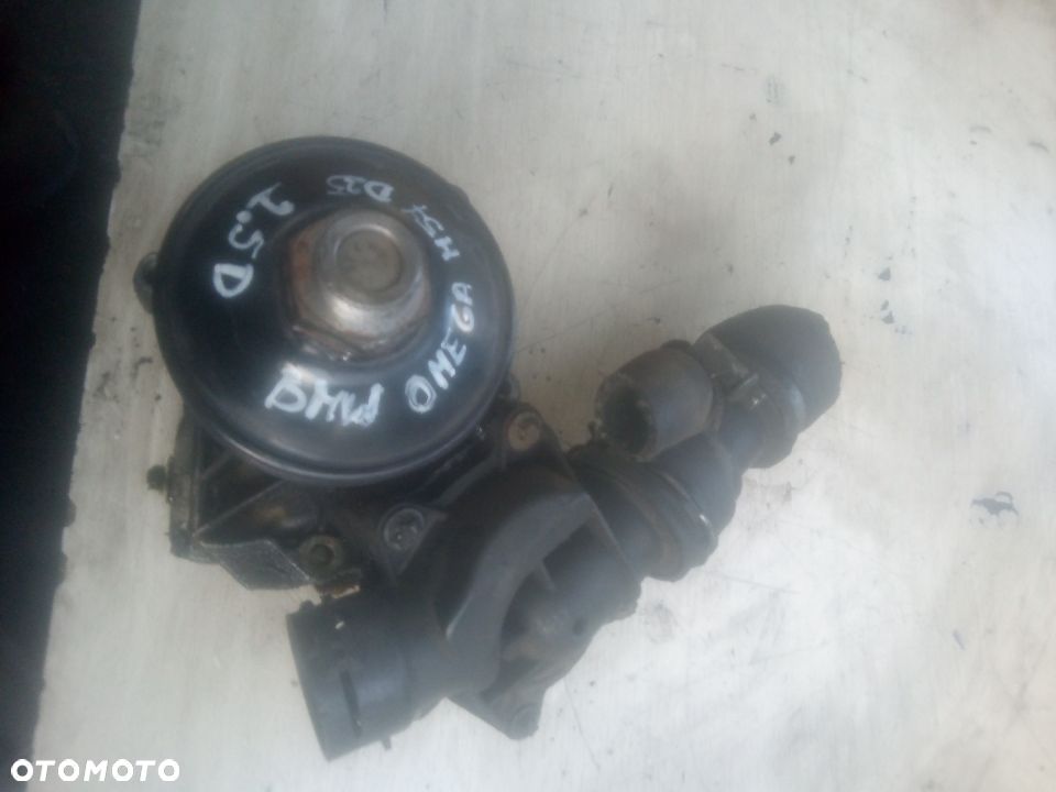 BMW e39 M57 D25 omega 2,5D pompa wody obudowa termostatu - 2