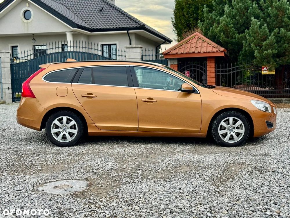 Volvo V60 D3 Geartronic Summum - 11