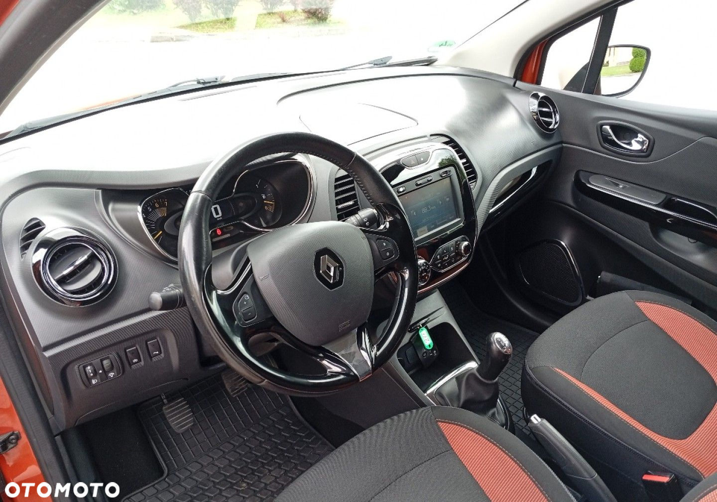 Renault Captur - 22