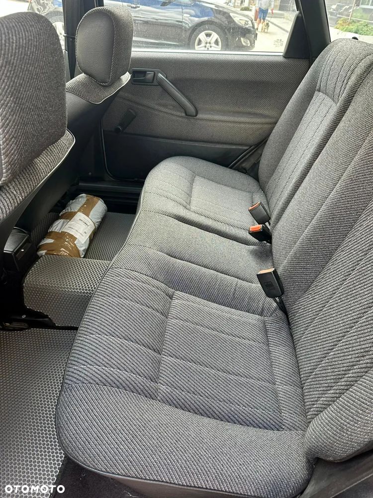 Volkswagen Passat 1.8 CL - 7