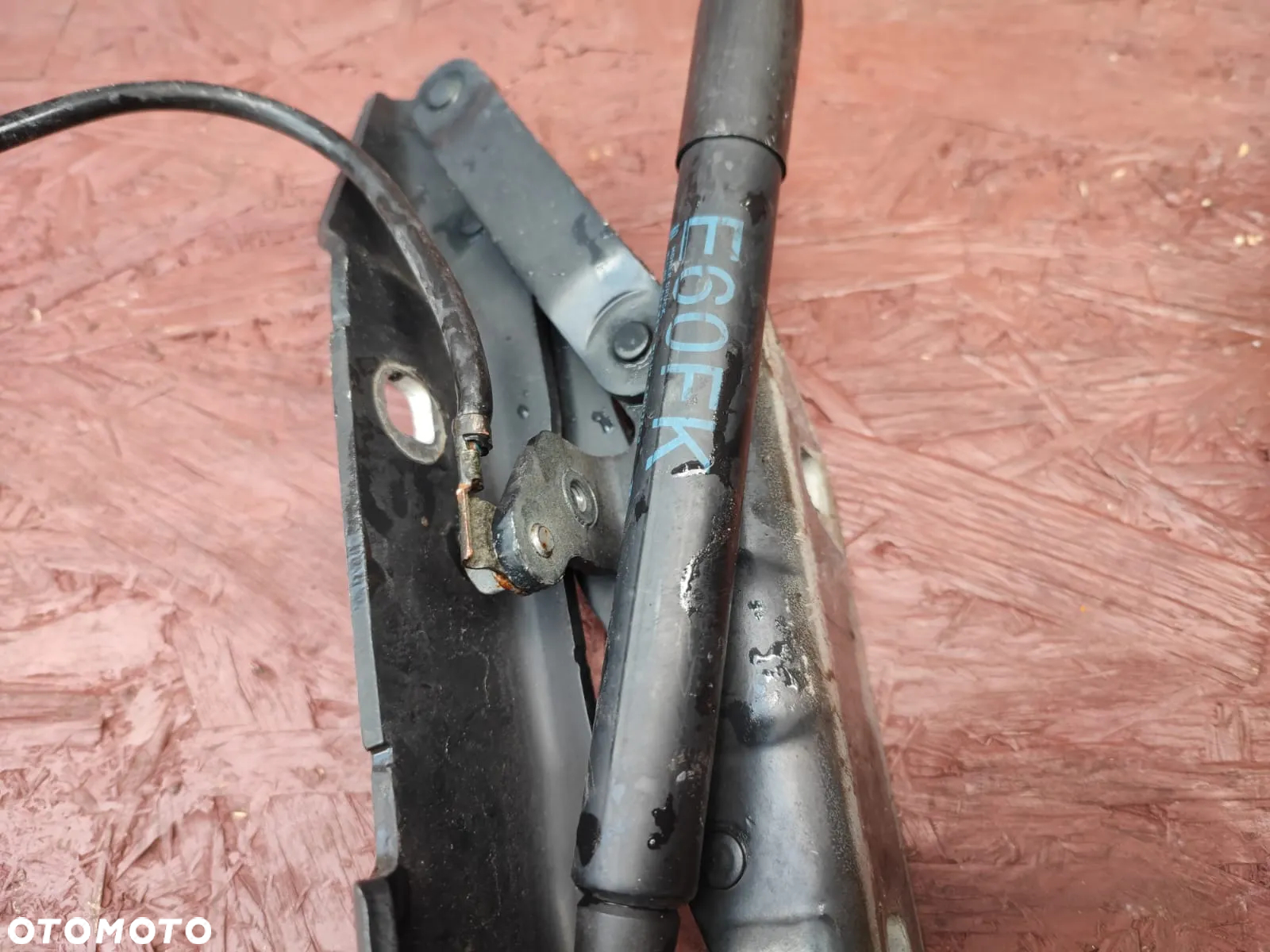 BMW E60 / E60 LCI / E61 / E61 LCI / . ORYGINALNE ZAWIASY MASKI LEWY / PRAWY + SIŁOWNIKI MASKI. O NR: 7 120 275 / 7 120 276 / 7 111 407 / 7 111 408. OEM. SPRAWNE W 100%. - 5