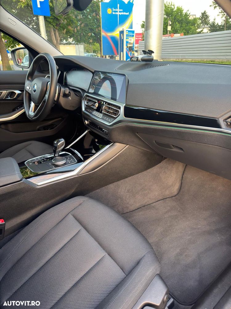 BMW Seria 3 320i AT - 18