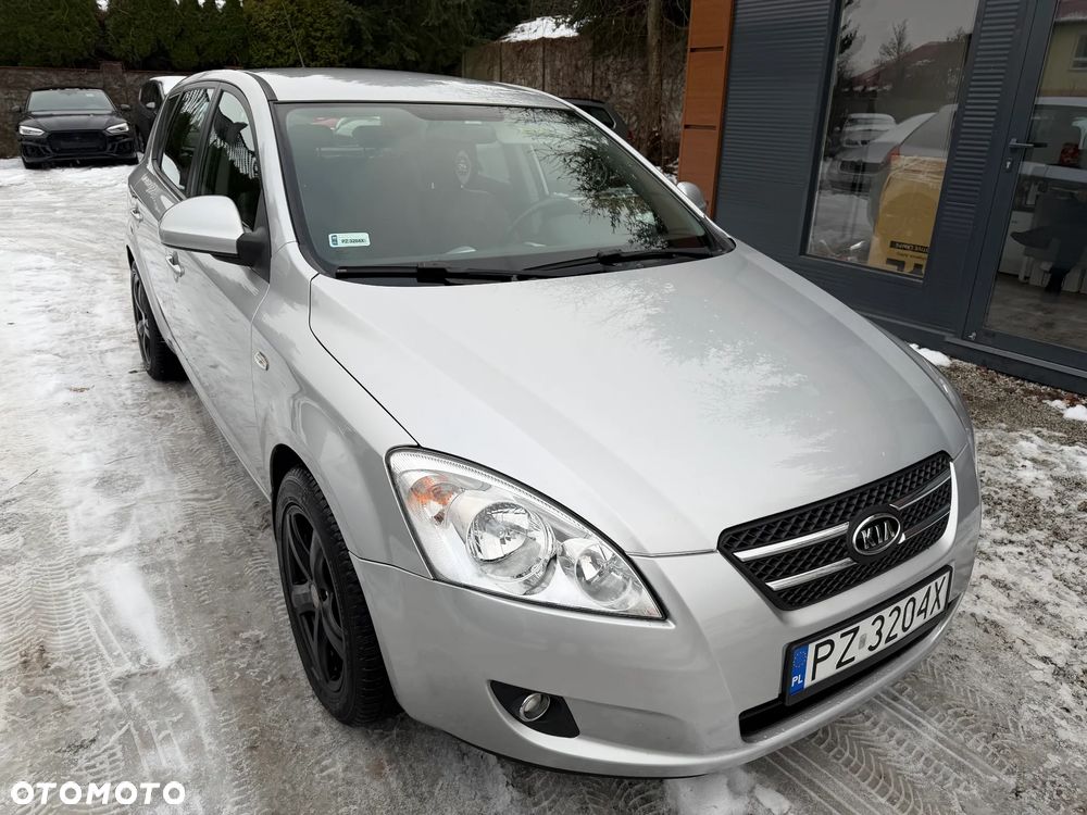 Kia Ceed 1.6 Crdi Comfort + - 1